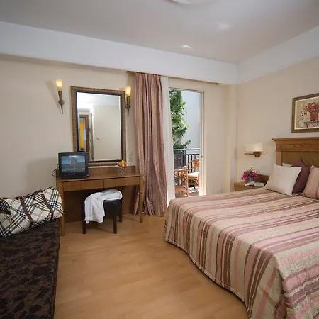 Hotel Ideon 3*
